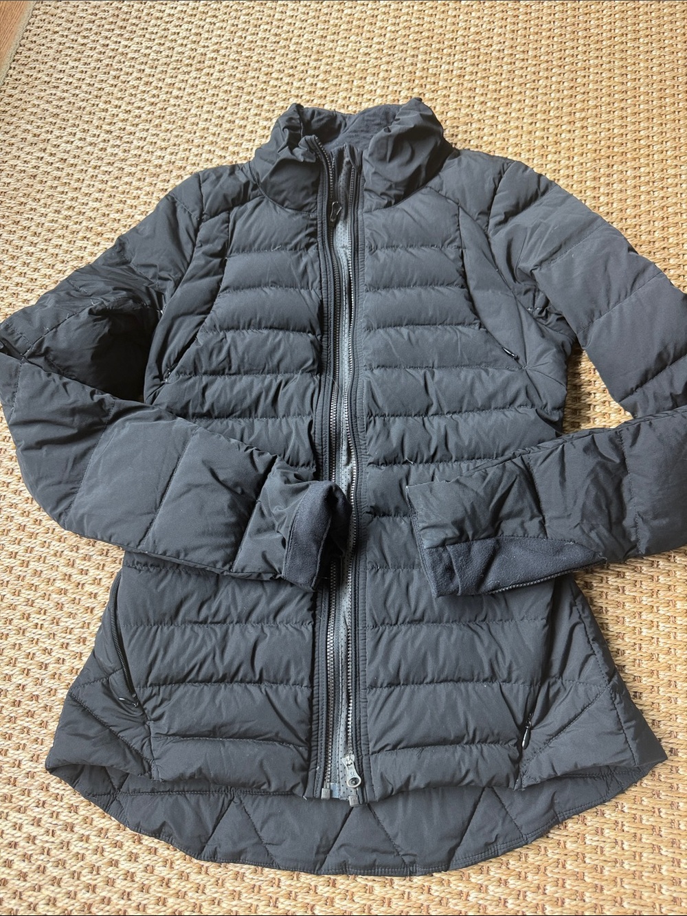Lululemon size 4 Women's Black Quilted Lightweight Puffer Jacket